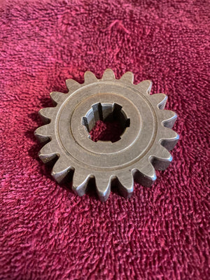 1973-1974 Husqvarna 2nd Gear on M/S Fits 125 250 WR 18 teeth 16-12-451-01 NOS