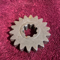1975 Husqvarna Gear 2nd M/S 18 teeth 250 360 CR 16-12-479-01 NOS
