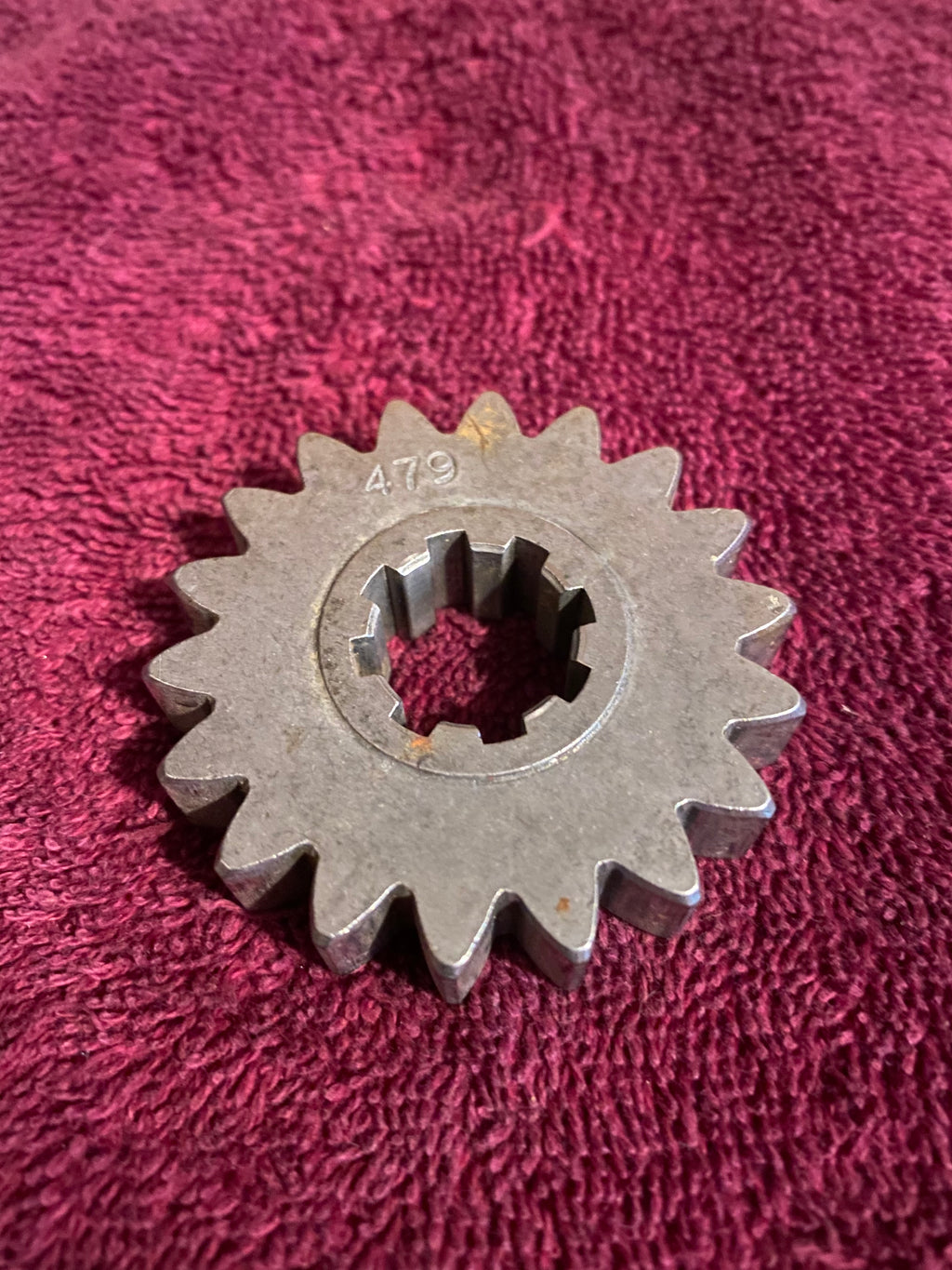 1975 Husqvarna Gear 2nd M/S 18 teeth 250 360 CR 16-12-479-01 NOS
