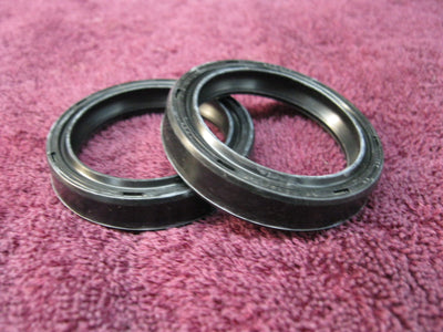 HUSQVARNA FORK SEAL PAIR 1986-88 40mm X 52mm X10MM Double Lip Wiper & Seal 15-12-419-01
