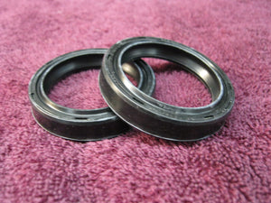 HUSQVARNA FORK SEAL PAIR 1986-88 40mm X 52mm X10MM Double Lip Wiper & Seal 15-12-419-01