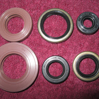 1974-1976 Husqvarna 125 Engine Seal Set has Viton Main Seals